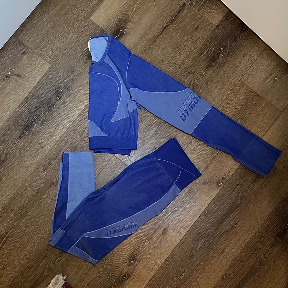 Gymshark Two-Tone Blue Workout Set - Picture 6 of 6